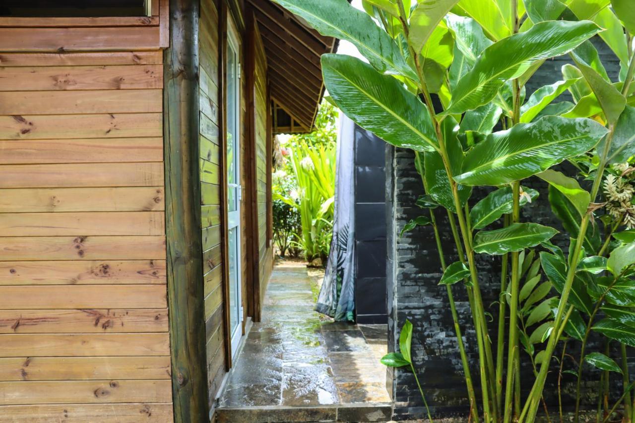 Bungalow Bali Hai Fare Bagian luar foto